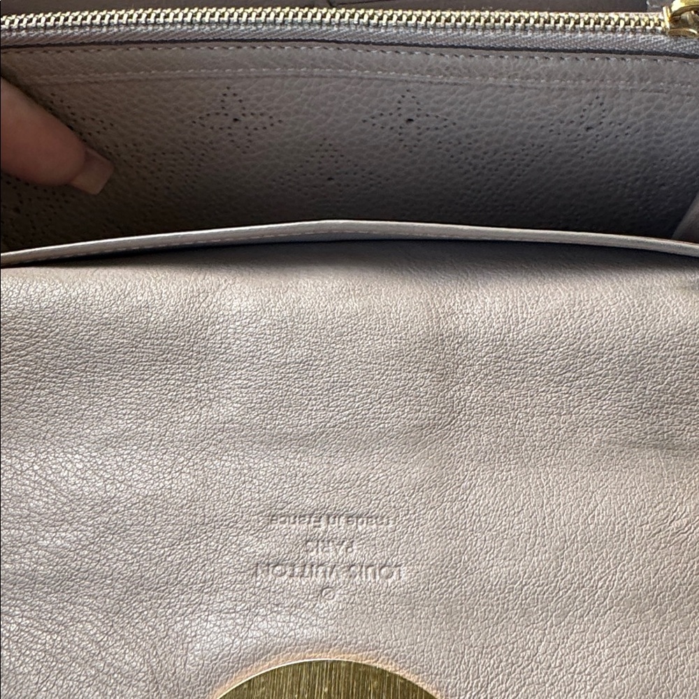 Authentic Louis Vuitton Iris Long Wallet Mahina Leather Monogram - Picture 11 of 13